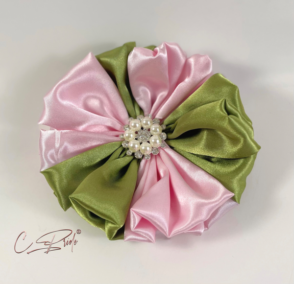 Light Pink & Green Women’s Lapel Flower