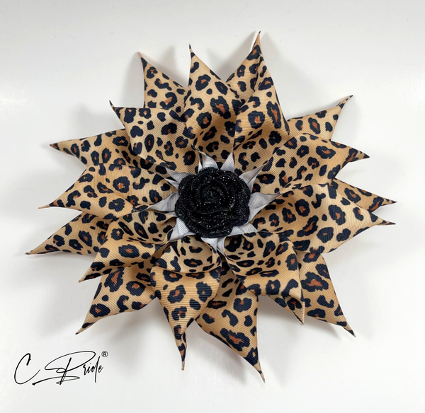 Leopard Print Star Flower Women's Lapel Pin